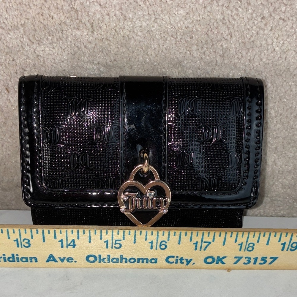 Juicy Couture Black Trifold Wallet - OS - Patent Monogram Heart Charm Y2K Glam - Picture 4 of 13